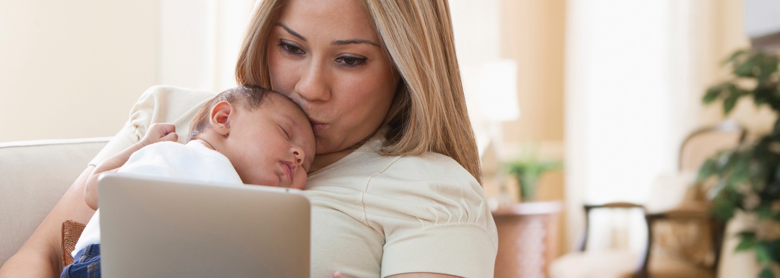 Helpful advice on the most important breastfeeding and newborn care topics.